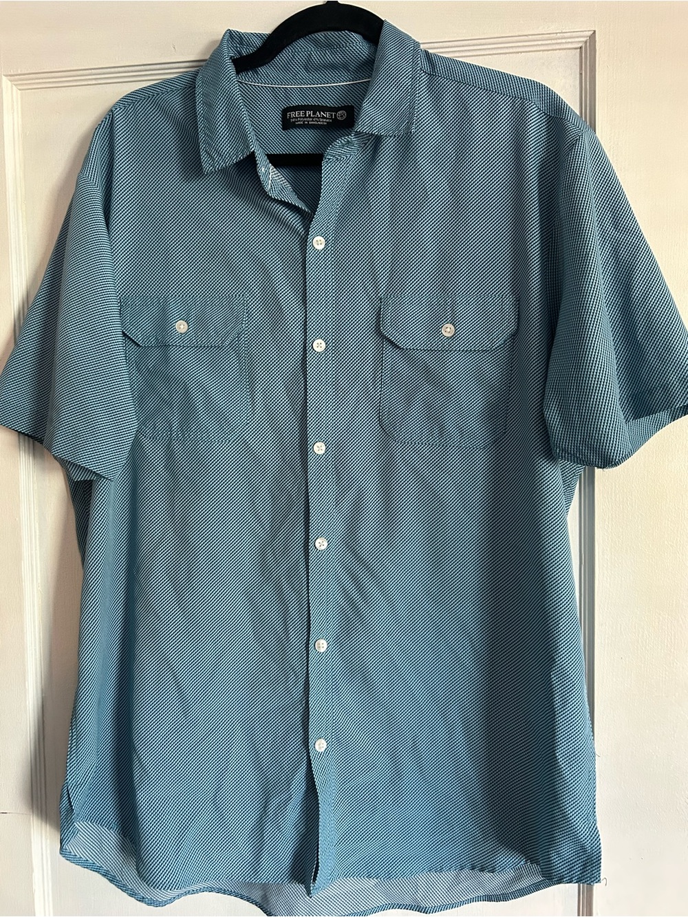 Free Planet Men’s Short-Sleeve Teal Button-Down Shirt